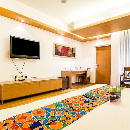 Fabhotel Raj Darbar Gurgaon Exterior photo