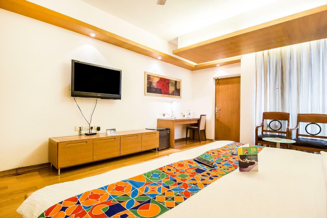 Fabhotel Raj Darbar Gurgaon Exterior photo