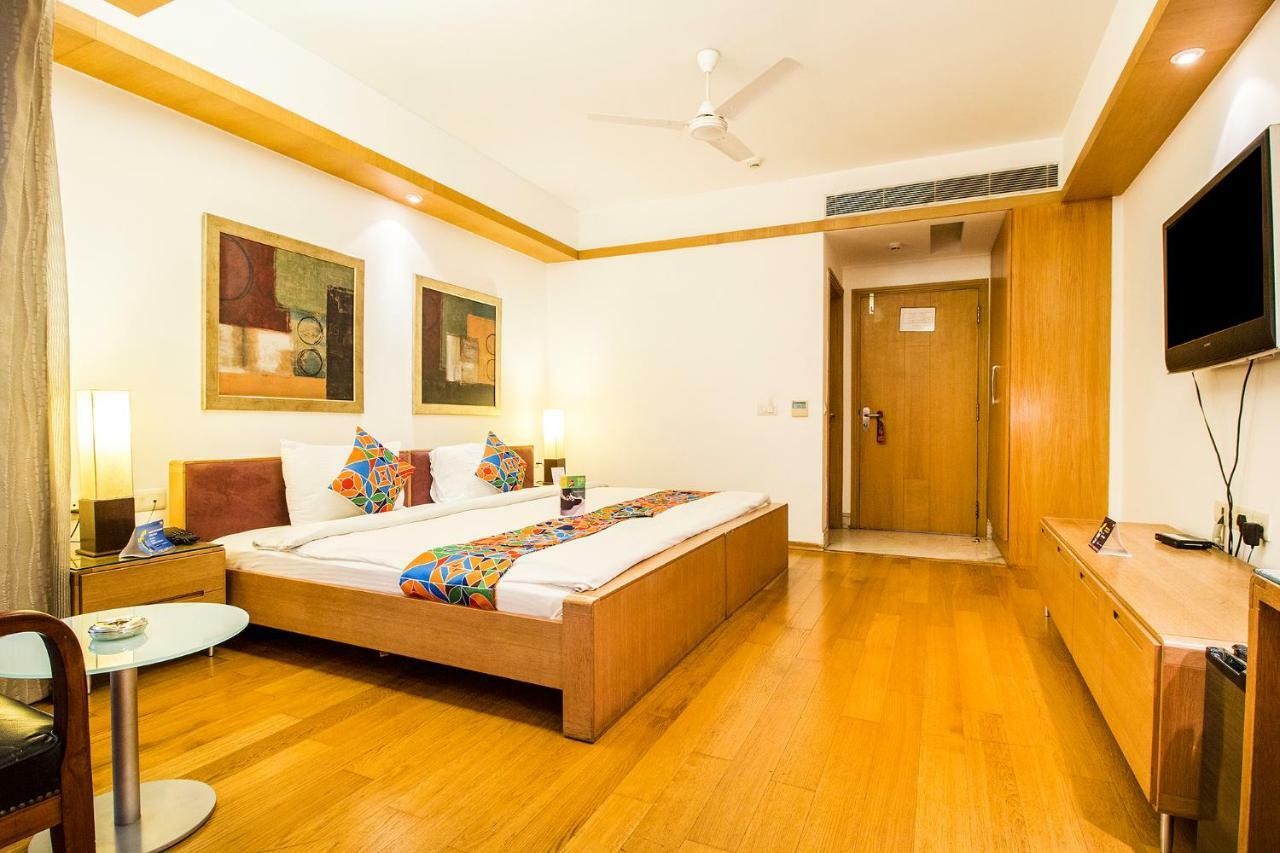 Fabhotel Raj Darbar Gurgaon Exterior photo